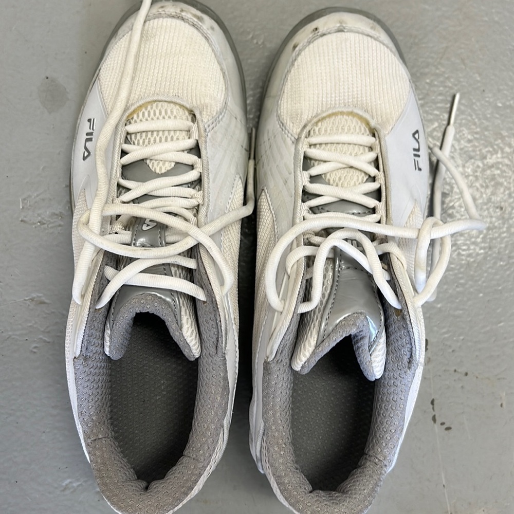 Tennis sneaker